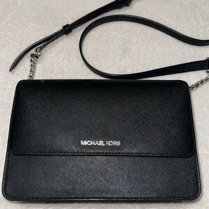 🌟Michael Kors🌟 Daniela Large Saffiano Leather Crossbody bag